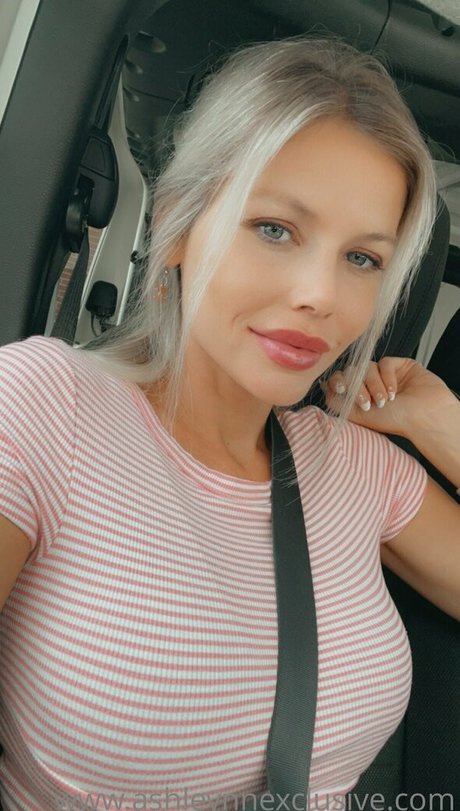 ashleybelle nacktheit kunst archiv