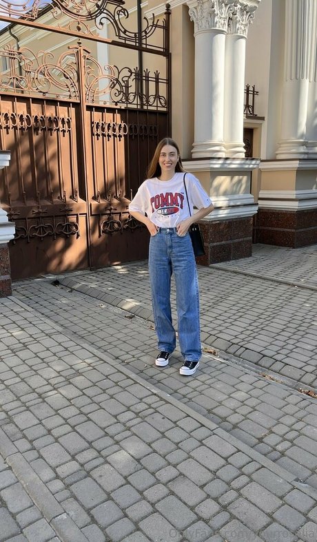 yourrosalia nacktheit schöne fotos