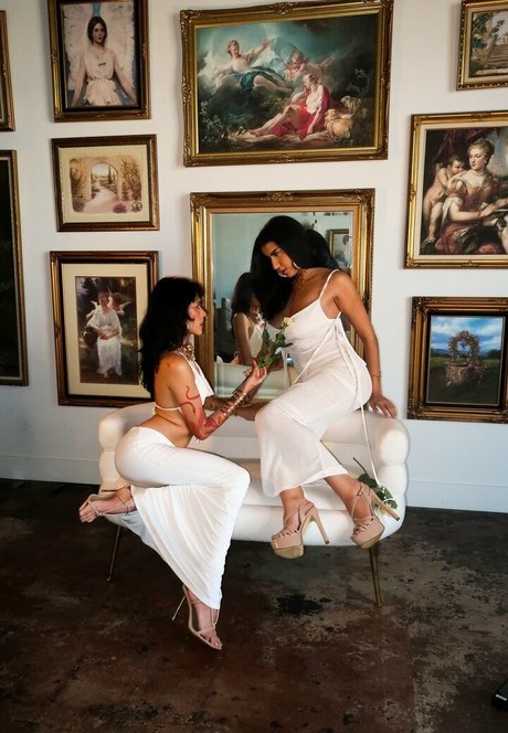 Vanessavenus21 nackt akt bild