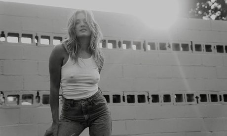 Sophia Scott porno freie bild