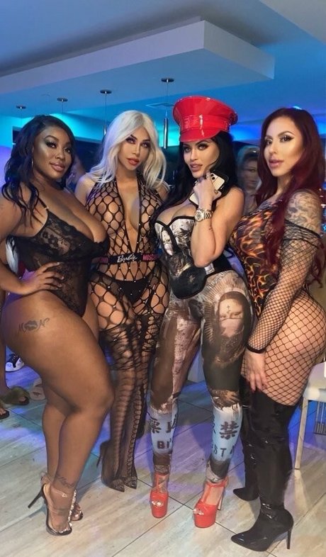 asiatische falsche titten onlyfans xxx nacktheit galerien