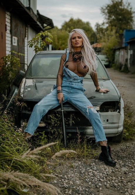 Kristina Grizzly porno pornostar galerien