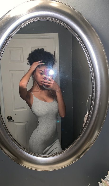 Kira Imani perfekte nackt bild