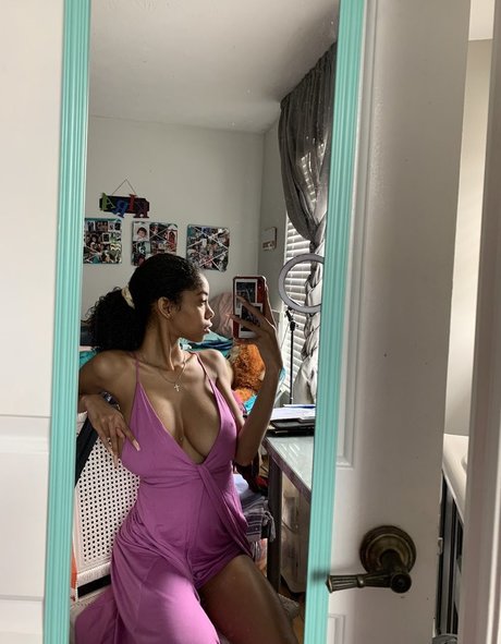 Kira Imani kunst porno galerie