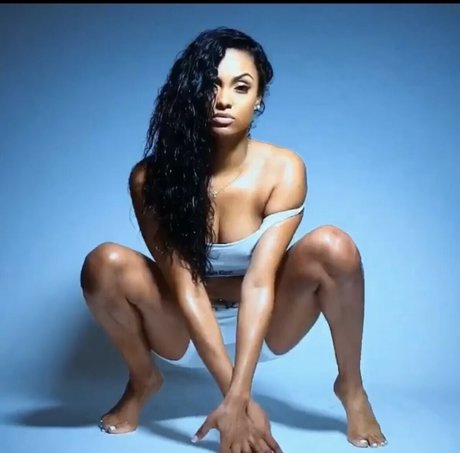 Brittney Elena nackt kostenlose fotos