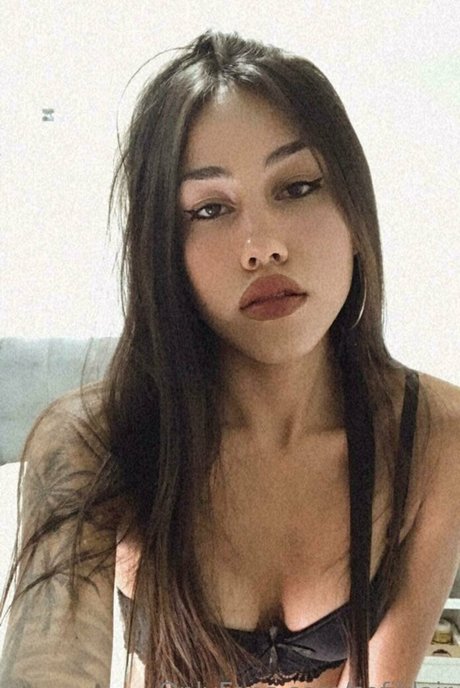 vollbusige asiatische onlyfans exklusive pornografische fotos
