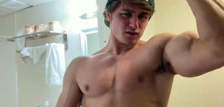 jamietylerflex nacktheit kostenlose galerie