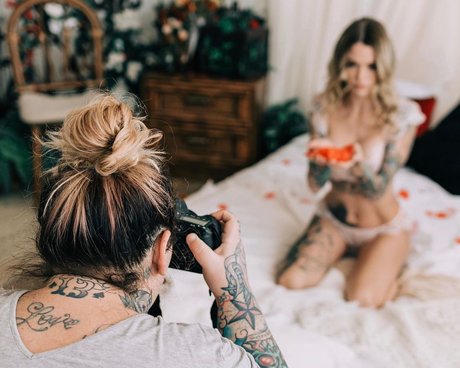 pawg ebenholz onlyfans kunst archiv