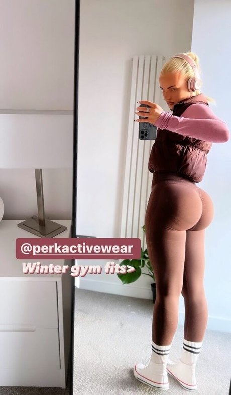 Zara Louisa nackt hübsche bild