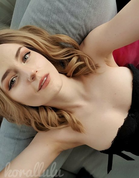 korallulu schauspielerin nette bilder