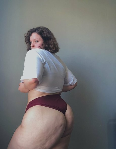 sweeet v free model nackten bilder