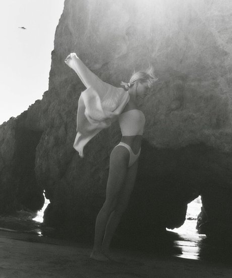 blondine masturbiert nur fans erotische nackte archiv