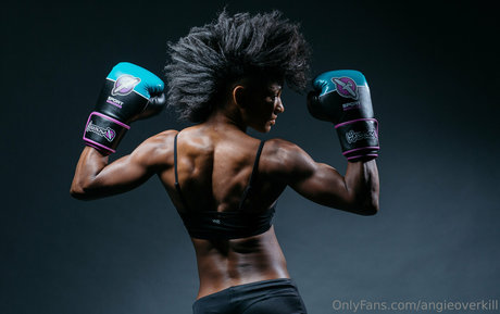 angieoverkill schöne heiße foto