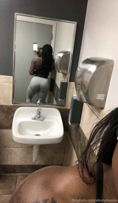 ebonymuscle nette pornostar galerien