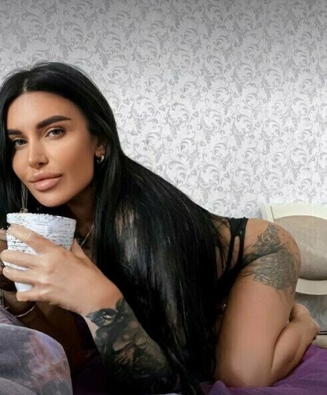 black monica top sexy bilder