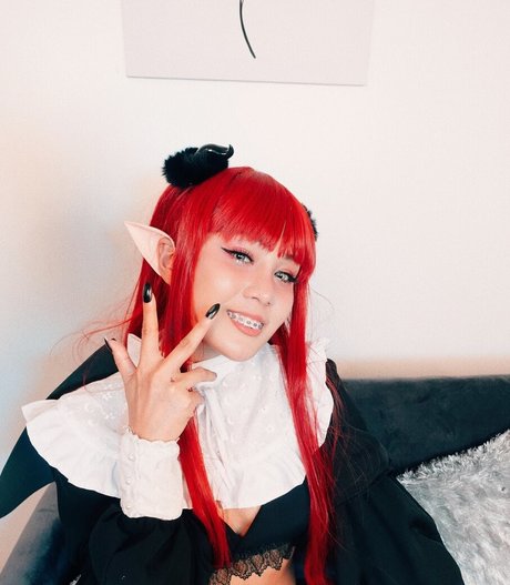 Mika Daime freie sexy bild