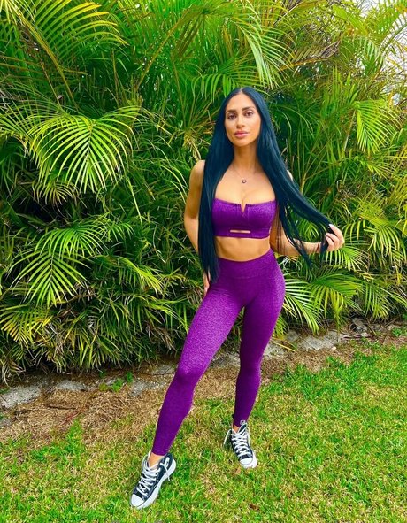 asiatische falsche titten onlyfans hübsche porno foto