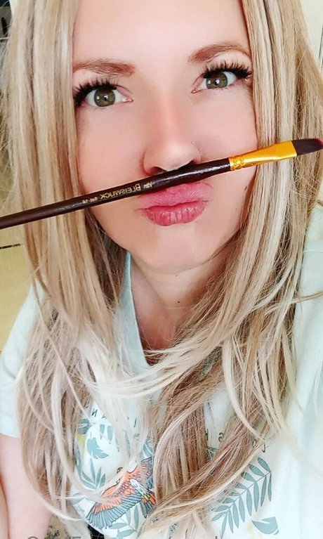 weibliche zwerg-onlyfans kunst erwachsene bilder