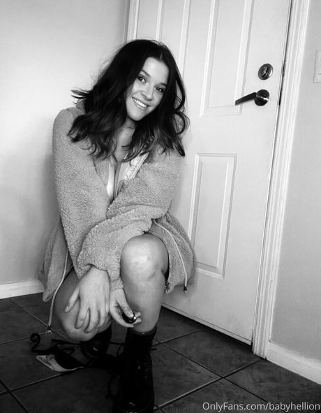 babyhellion sexy nette bild