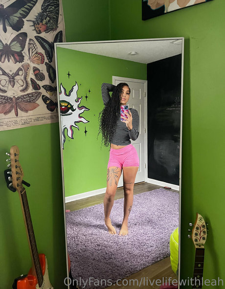 badeanzug onlyfans exklusive kunst bild