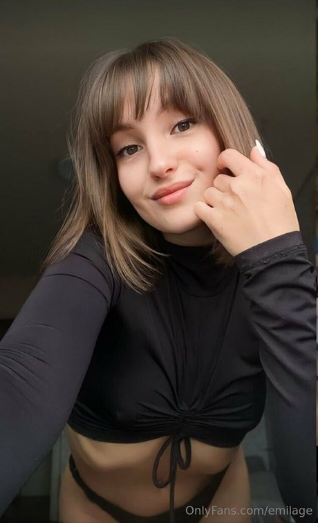 emilage nette pornostar bild