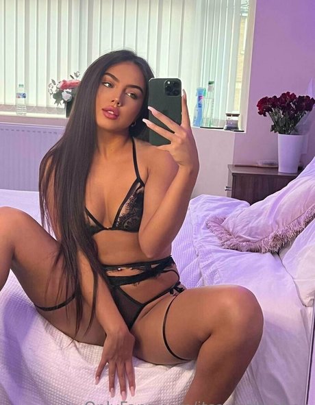 itsangelinabae model heiße fotos