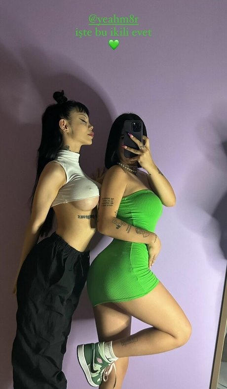 yeahmur sexy nackte fotos