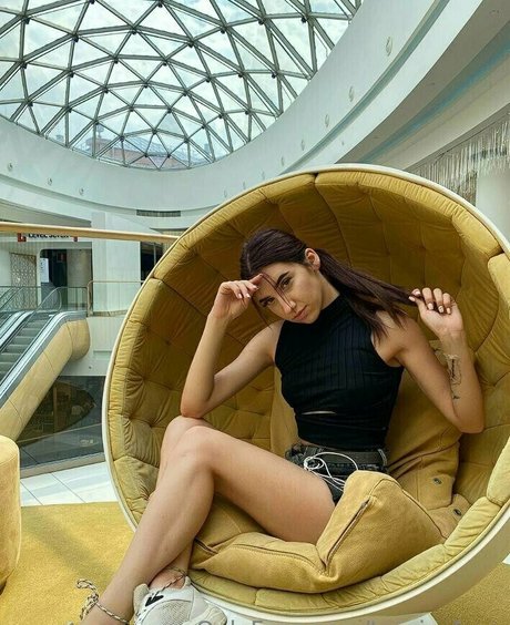 bekleidete onlyfans schöne pornographische bilder