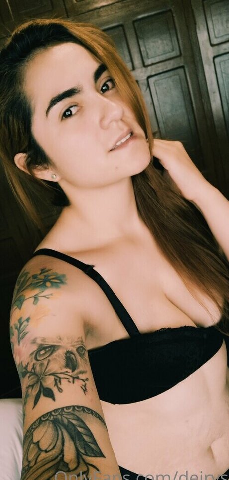 deirys nackt top foto