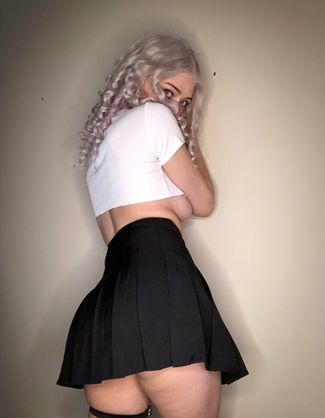 mell0wceleste erwachsene kunst galerien