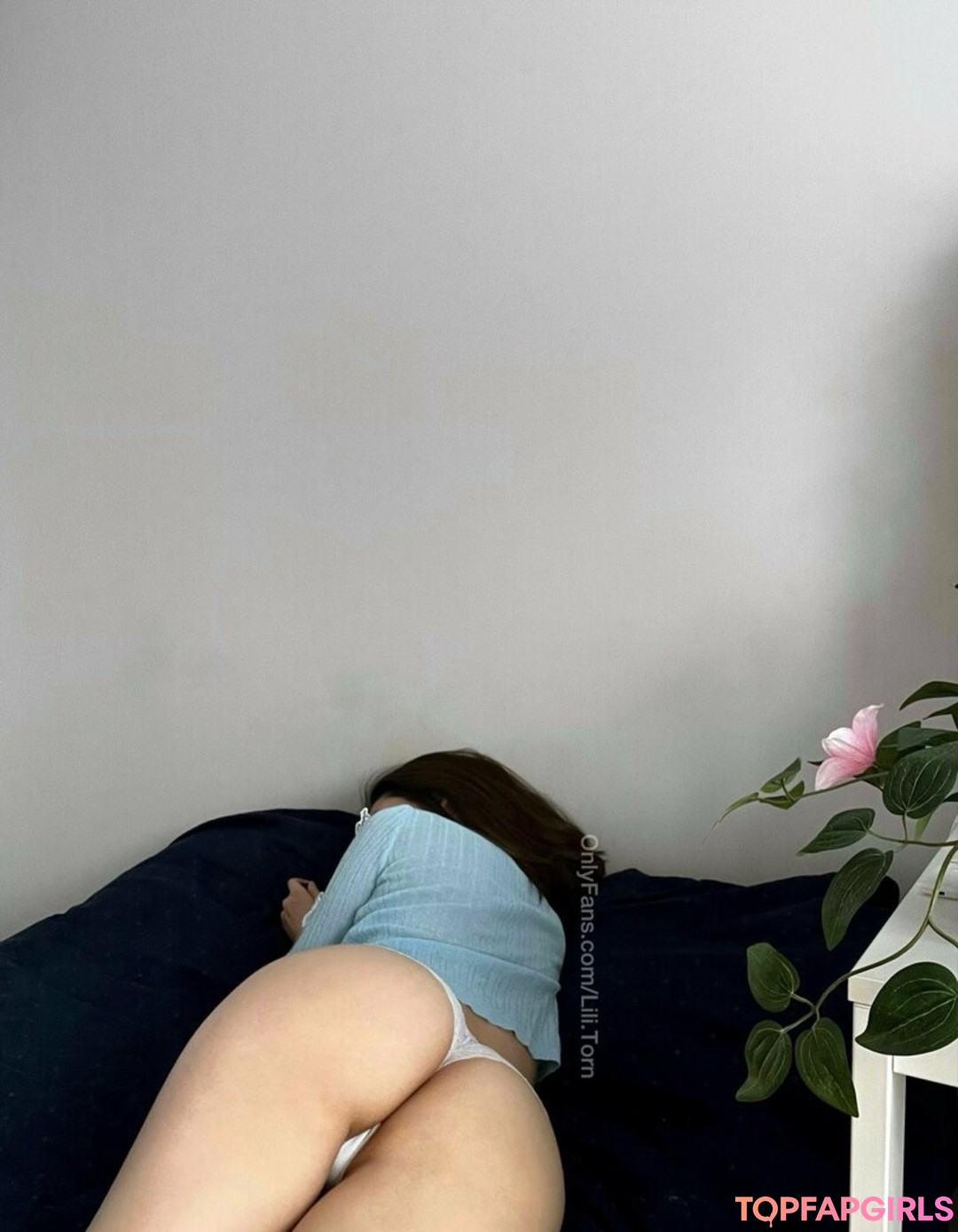 lili torn freie akt bilder