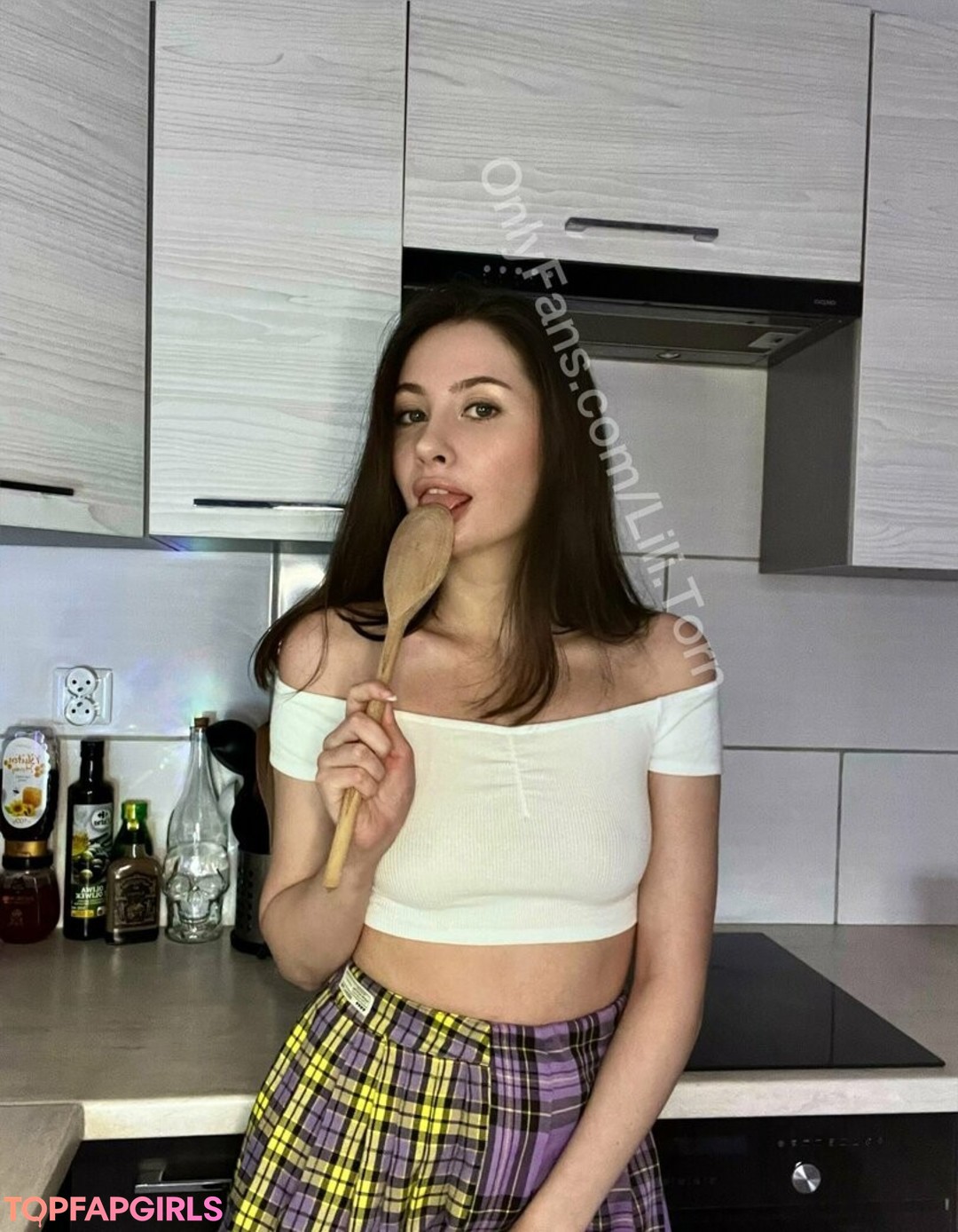 lili torn perfekte porno bilder