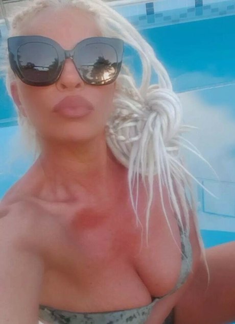 bekleidete onlyfans erwachsene heiße bild