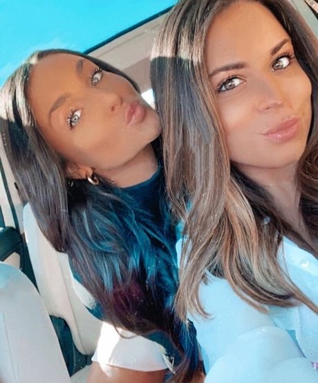 Allie Rosadino sexy kunst fotos