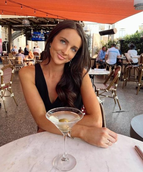 Allie Rosadino porno hd archiv