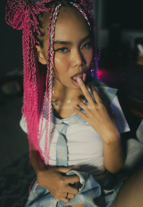 bumblebeethai nackten foto