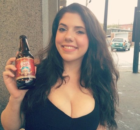 Emily Helen Barry nackt pornostar archiv