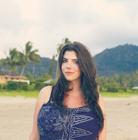 Emily Helen Barry sexy xxx bilder