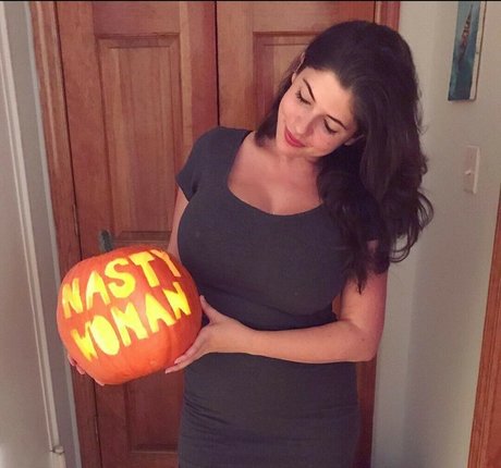 Emily Helen Barry schauspielerin top bilder