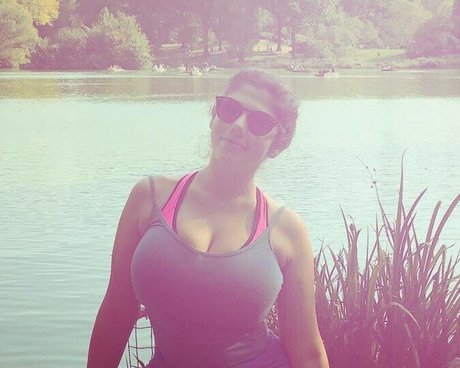 Emily Helen Barry hübsche kostenlose fotos