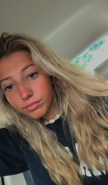 Chelsea Mariani kostenlose erotische fotos