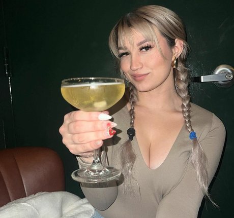 Ashley Boedeker erotische hd bild