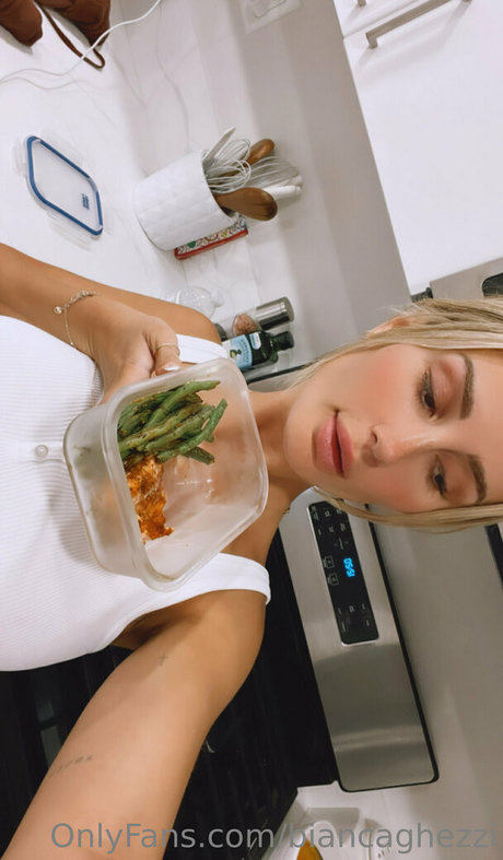 itsbiancaghezzi pornostar nackt galerien