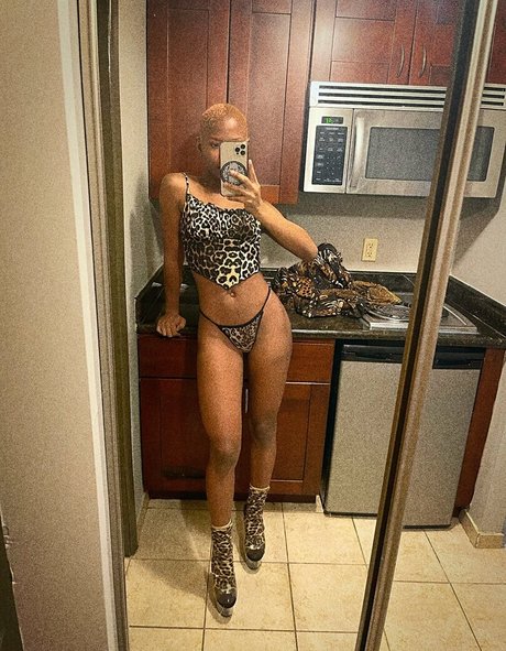 complexricki hübsche nackte galerie