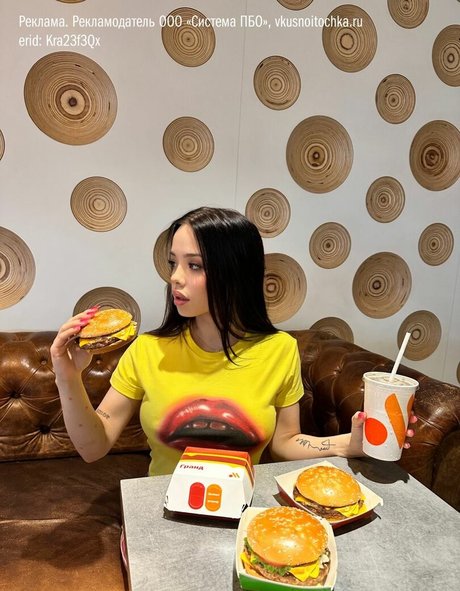 lyna com freie pornographische foto