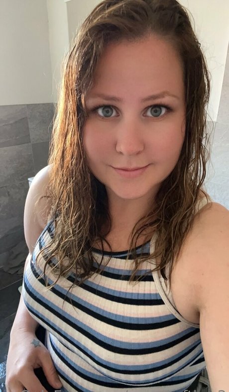 powerofthre3 erwachsene hd bild