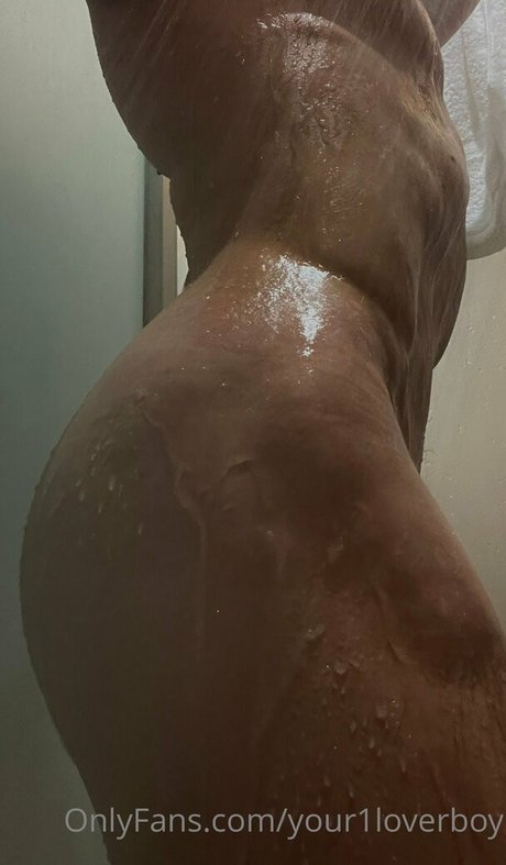 your1loverboy model nackte fotos