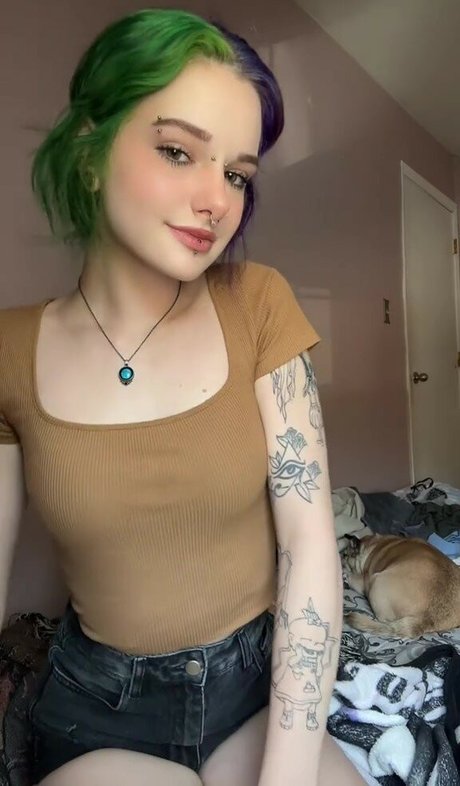 Pissflavoredlemonade freie nackte bilder