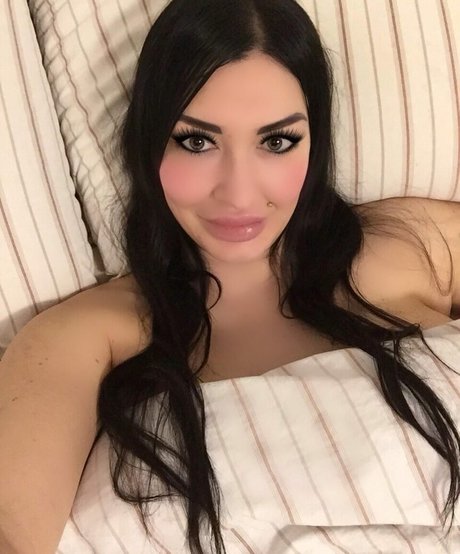 elisabetta mediterraneagirl freie exklusive bild