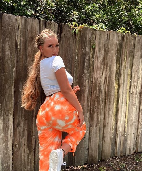 Trinity Charlton pornostar xxx archiv